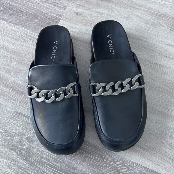 Vionic‎ georgie leather loafer mules w/ chain detail - Picture 2 of 7